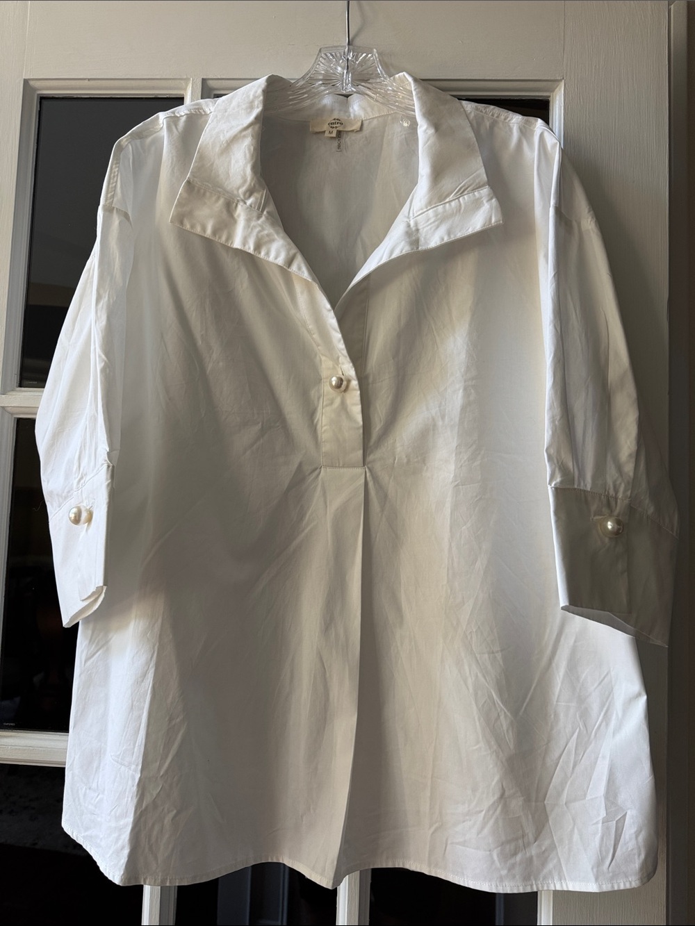 entro White Three-Quarter Sleeve Button-Front Poplin Shirt